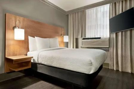 Days Inn by Wyndham Vancouver Downtown - 21