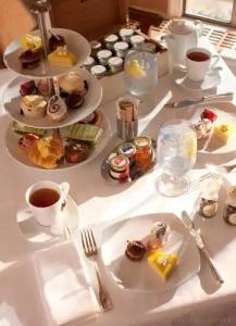 The Sutton Place Vancouver - 11