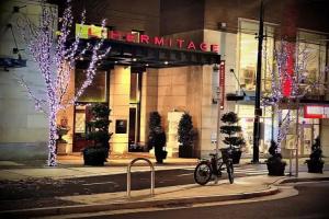 L'Hermitage Hotel, Vancouver