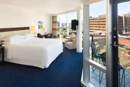 Sheraton Vancouver Wall Centre - 39