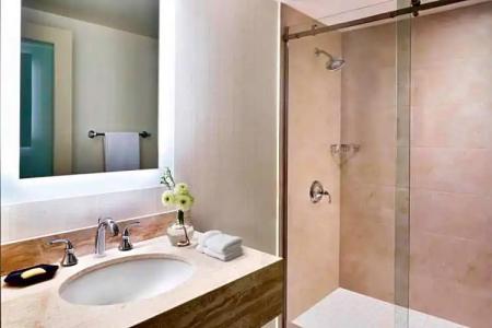 Sheraton Vancouver Wall Centre - 79