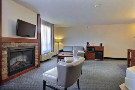 Super 8 by Wyndham Trois-Rivieres - 38