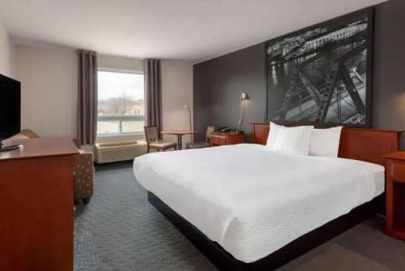 Super 8 by Wyndham Trois-Rivieres - 6