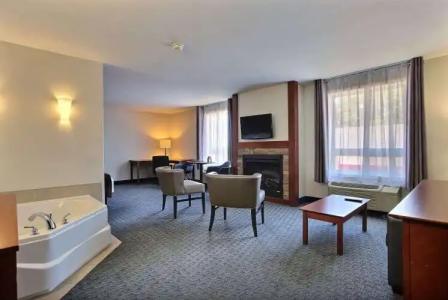 Super 8 by Wyndham Trois-Rivieres - 14