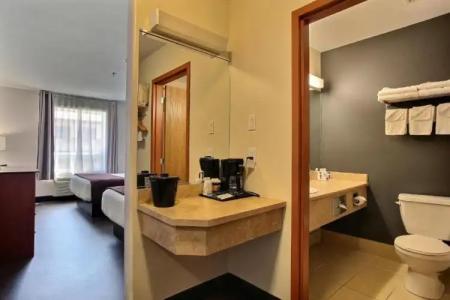 Super 8 by Wyndham Trois-Rivieres - 38