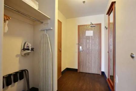 Super 8 by Wyndham Trois-Rivieres - 11