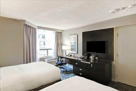 DoubleTree by Hilton Toronto Downtown - 123