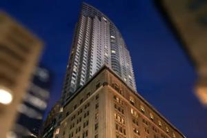 One King West Hotel and Residence, Toronto