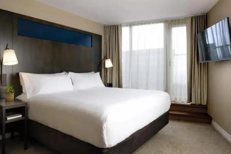 One King West and Residence - 37