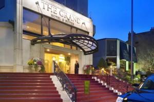 Grand Hotel & Suites, Toronto
