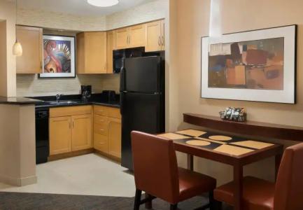 Residence Inn by Marriott Toronto Downtown / Entertainment District - 9