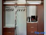 Guest Double room with baseball stadium view
