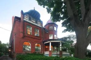 Bonnevue Manor Bed & Breakfast, Toronto
