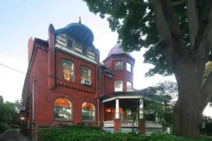 Bonnevue Manor Bed & Breakfast, Toronto