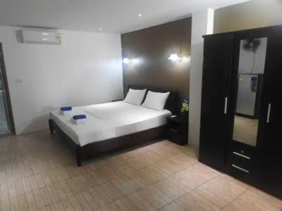 Allstar Guesthouse - 4