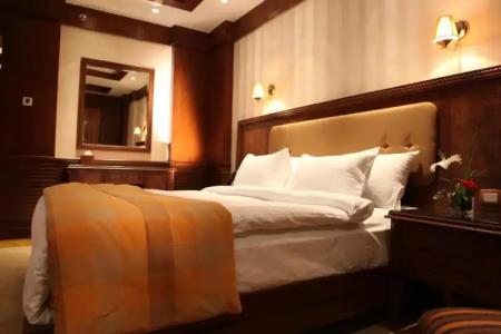 Helnan Landmark - 12