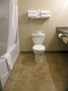 Days Inn by Wyndham Thunder Bay North - 31