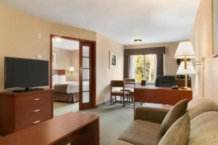 Days Inn by Wyndham Thunder Bay North - 37