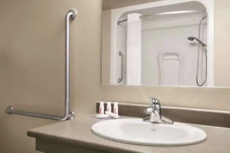 Days Inn by Wyndham Thunder Bay North - 8