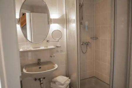 & Restaurant Am Alten Rhin - 41