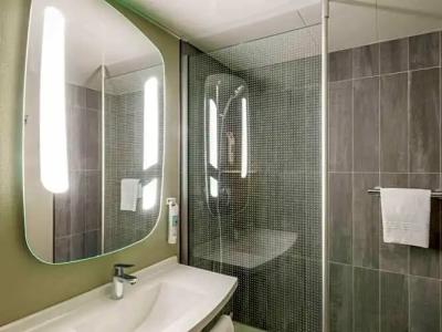 ibis Paris Gare de Lyon Ledru Rollin - 30