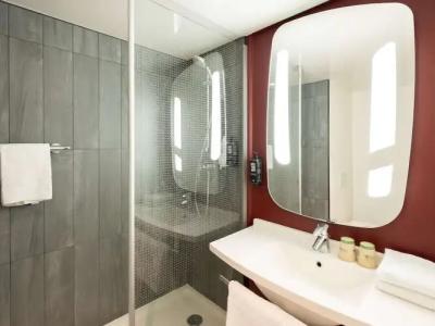 ibis Paris Gare de Lyon Ledru Rollin - 25