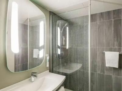 ibis Paris Gare de Lyon Ledru Rollin - 6
