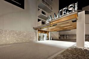 The James Hotel, Saskatoon