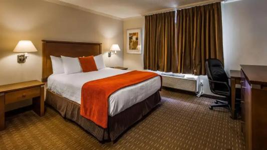 Best Western Plus Guildwood Inn - 3