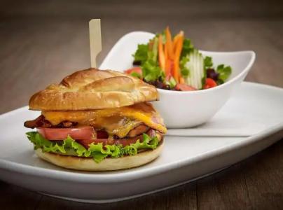 Best Western Plus Guildwood Inn - 12