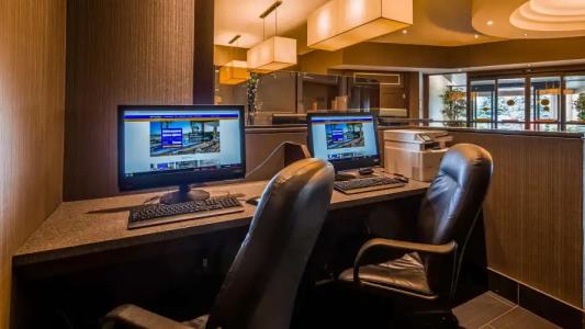 Best Western Plus Guildwood Inn - 14