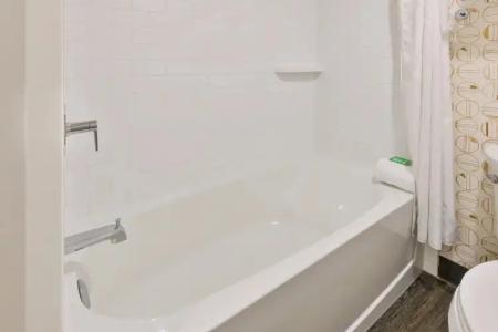 Holiday Inn St Johns, an IHG - 8