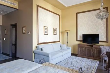 PortAventura Lucy's Mansion - Includes unlimited access & Express wristband to PortAventura Park & Ferrari Land - 4