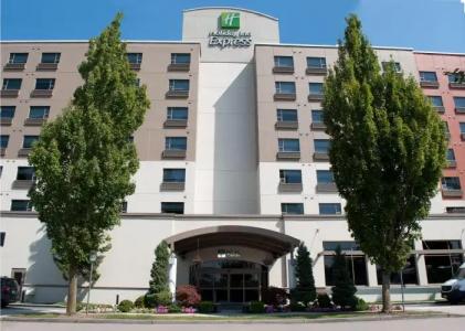 Holiday Inn Express Vancouver Airport-Richmond, an IHG