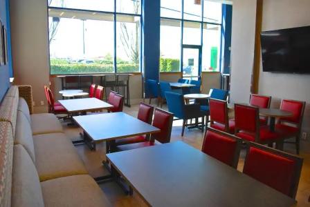 Holiday Inn Express Vancouver Airport-Richmond, an IHG - 20