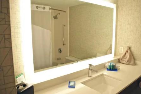 Holiday Inn Express Vancouver Airport-Richmond, an IHG - 37