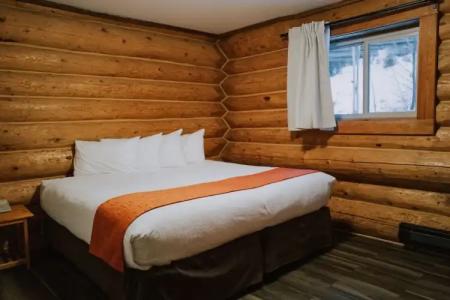 Glacier House & Resort - 80