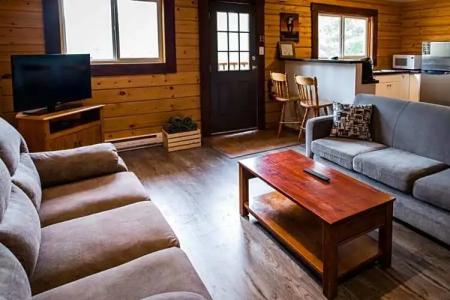 Glacier House & Resort - 41