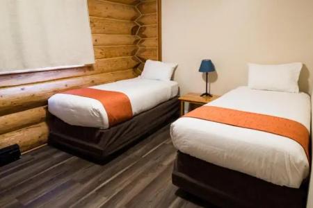 Glacier House & Resort - 2