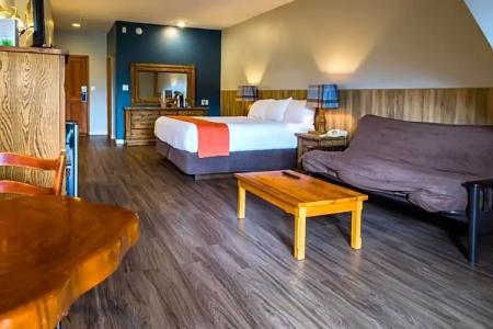 Glacier House & Resort - 96