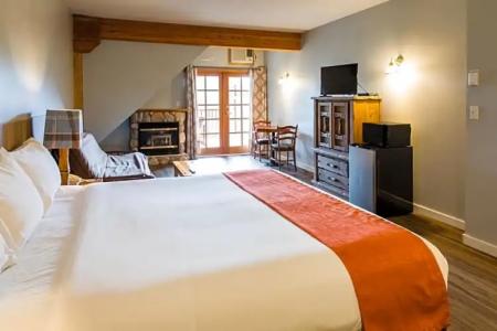 Glacier House & Resort - 94