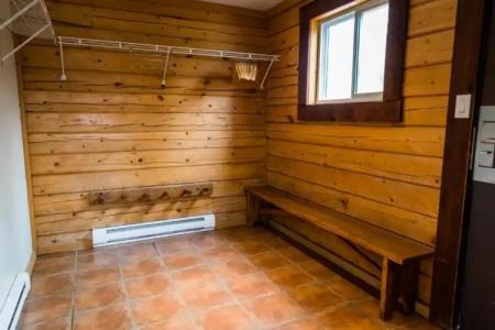 Glacier House & Resort - 135