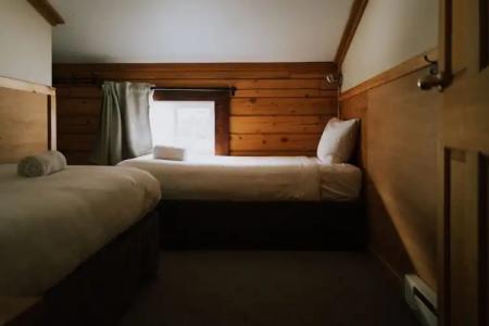 Glacier House & Resort - 26