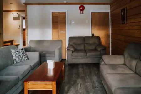 Glacier House & Resort - 30