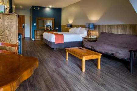 Glacier House & Resort - 104