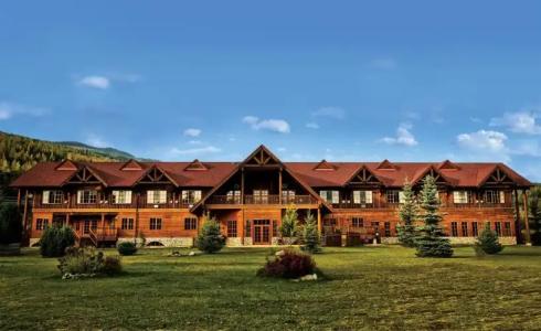 Glacier House & Resort