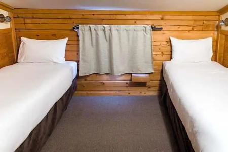 Glacier House & Resort - 45