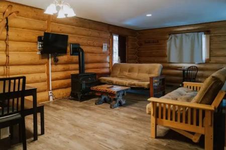 Glacier House & Resort - 88