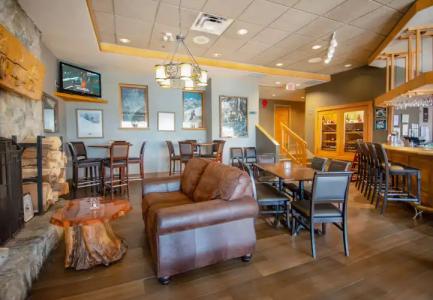 Coast Hillcrest - 28