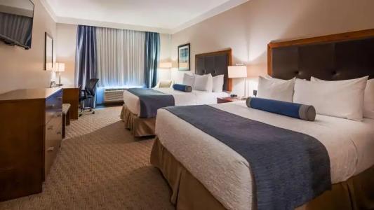 Best Western Plus Revelstoke - 40